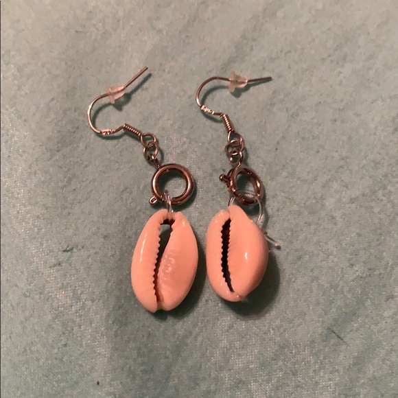 Shell earrings - Picture 2 of 2